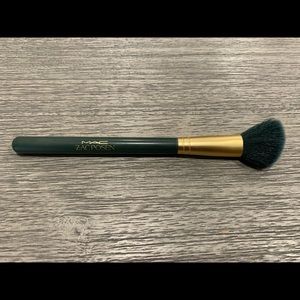 MAC Cosmetics 168 Zac Posen Blush Contour Brush